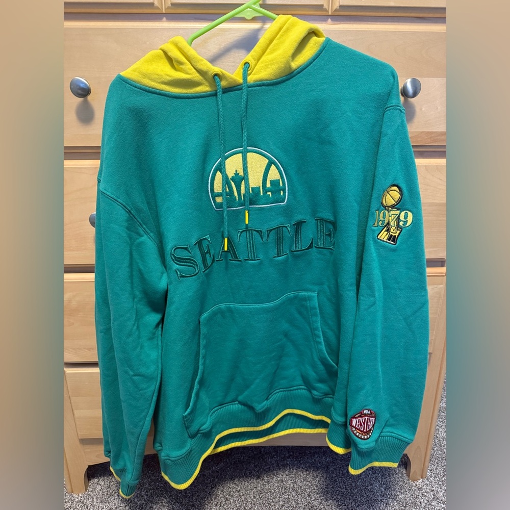Mitchell & Ness Seattle SuperSonics Green and Yellow Hoodie